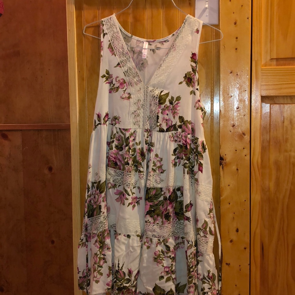 Super cute sundress!